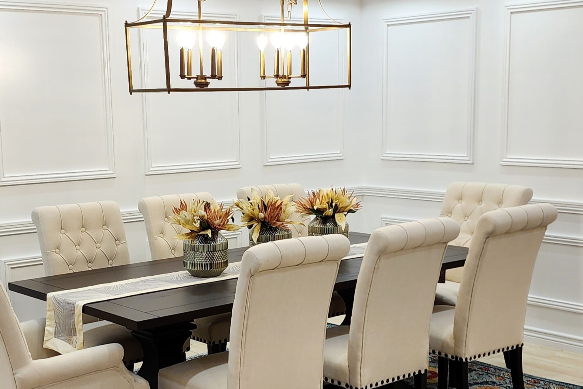 bright contemporary dinning room